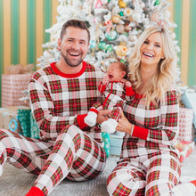 Charger l'image dans la galerie, Ensemble pyjama de Noël familial assorti à col rond et imprimé à carreaux
