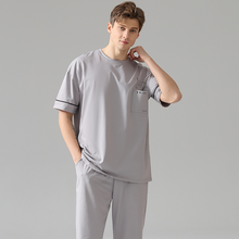 Charger l'image dans la galerie, Ensemble de pyjama homme gris clair à manches courtes et col rond