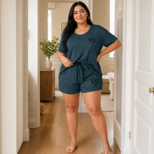 Charger l'image dans la galerie, Ensemble de pyjama côtelé grande taille Short Cœur minimaliste – Bleu Poussière