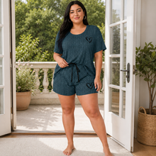 Charger l'image dans la galerie, Ensemble de pyjama côtelé grande taille Short Cœur minimaliste – Bleu Poussière