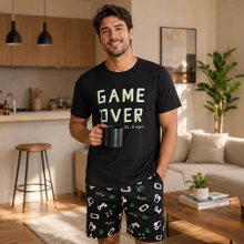 Charger l'image dans la galerie, Ensemble de pyjama court imprimé homme Game Over – Noir
