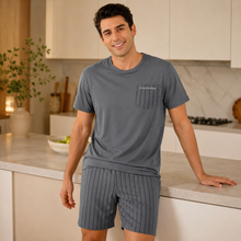 Charger l'image dans la galerie, Ensemble pyjama court à rayures et poche gris pour homme