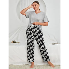 Load image into Gallery viewer, Rose Plus Size Pajamas Set