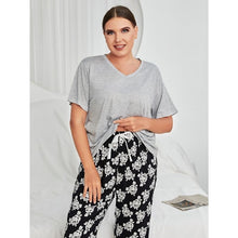 Load image into Gallery viewer, Rose Plus Size Pajamas Set