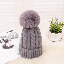 Charger l'image dans la galerie, Women Braided Beanie for Holidays With Removable Pom-pom