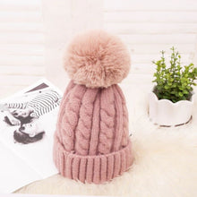 Charger l'image dans la galerie, Women Braided Beanie for Holidays With Removable Pom-pom