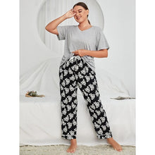 Load image into Gallery viewer, Rose Plus Size Pajamas Set

