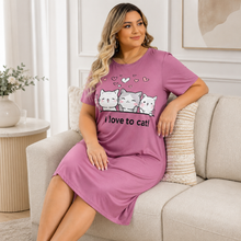 Charger l'image dans la galerie, Chemise de nuit grande taille « Kitty Love » chat de dessin animé – Rose vif
