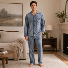 Charger l'image dans la galerie, Ensemble de pyjama pour homme en popeline à carreaux bleus et verts
