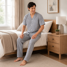 Charger l'image dans la galerie, Ensemble de pyjama pour homme en popeline à carreaux marine et blanc
