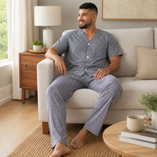 Charger l'image dans la galerie, Ensemble de pyjama pour homme en popeline à carreaux marine et blanc
