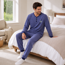 Charger l'image dans la galerie, Ensemble de pyjama pour homme en jersey flammé marine avec col Henley
