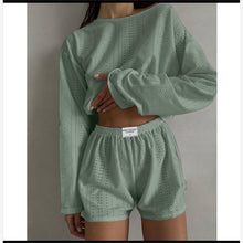 Load image into Gallery viewer, Loose Pullover Top Shorts Set

