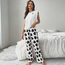 Load and play video in Gallery viewer, T-shirt Trousers Casual and Comfortable Ladies Pajamas
